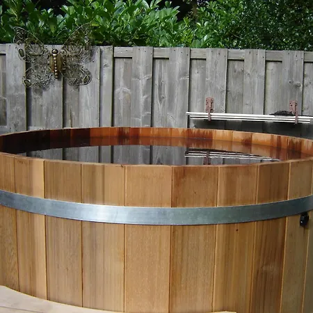 Kempen Comfort With Sauna & Tub, Cleaning Included